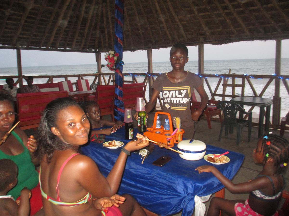 Jah Mighty Love Land Hotel Winneba Exterior photo