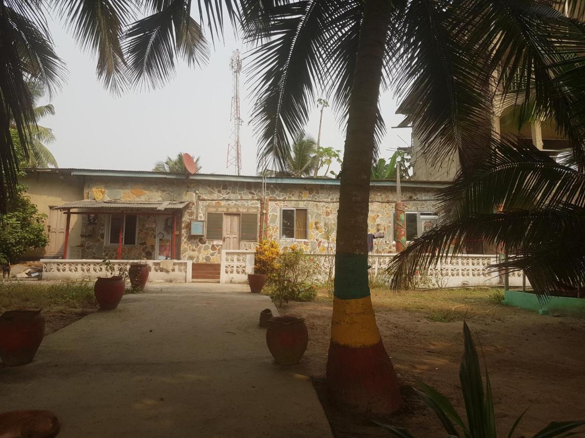 Jah Mighty Love Land Hotel Winneba Exterior photo